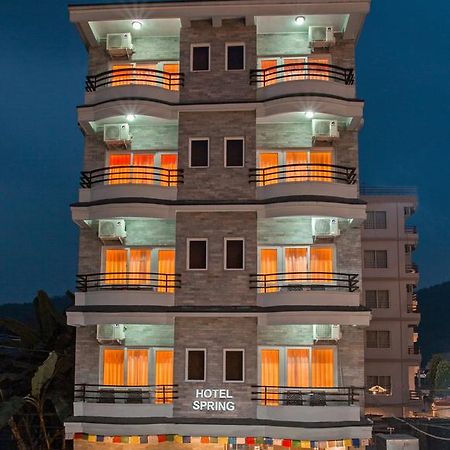 Hotel Spring Pokhara Extérieur photo