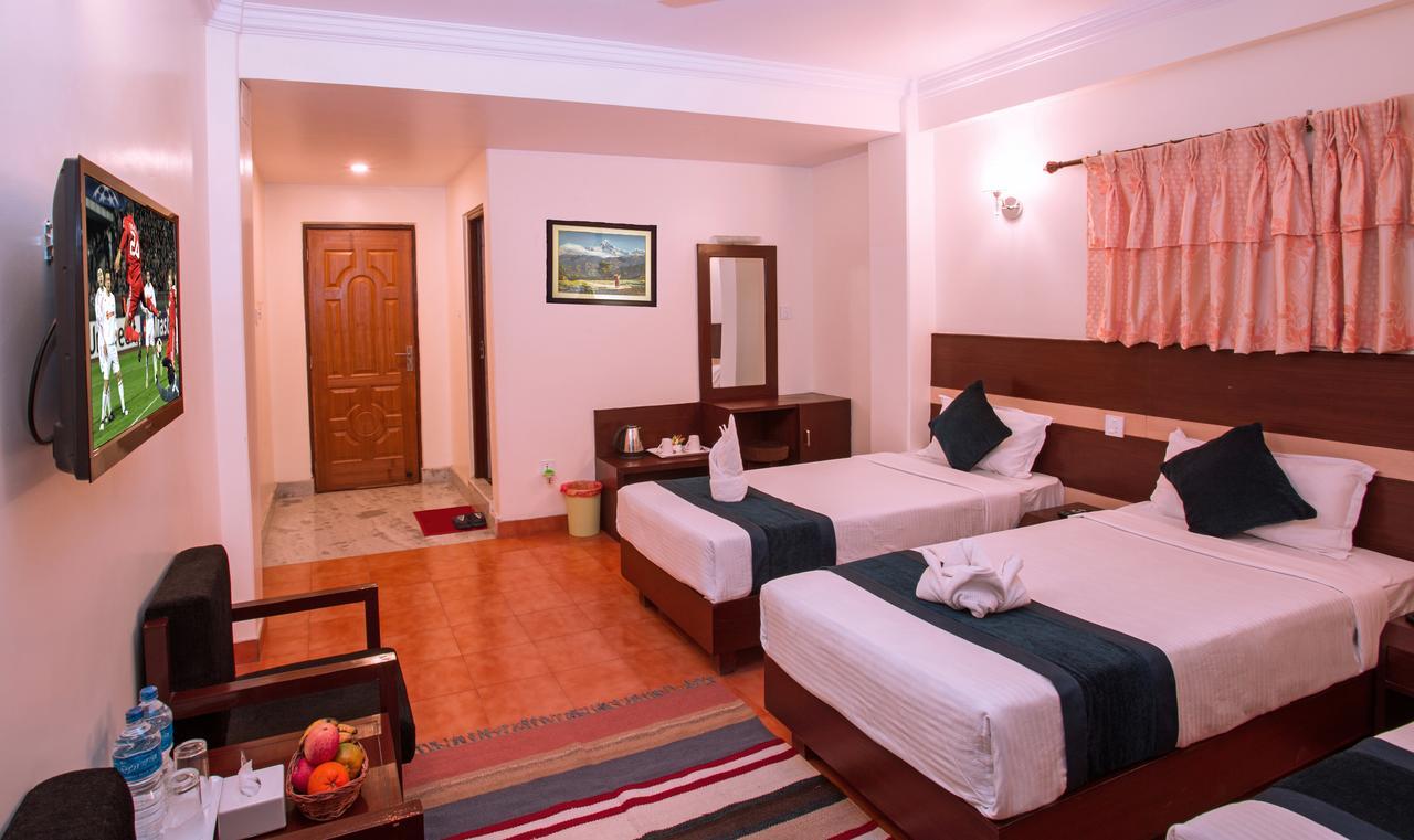 Hotel Spring Pokhara Extérieur photo
